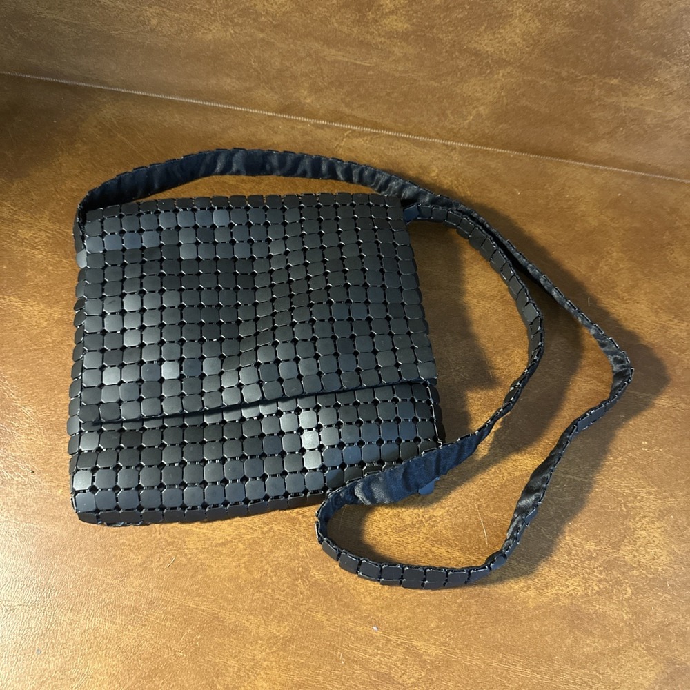 Marlo Handbags & Accessories Vintage Gold & Black Metal Mesh Small Shoulder Bag